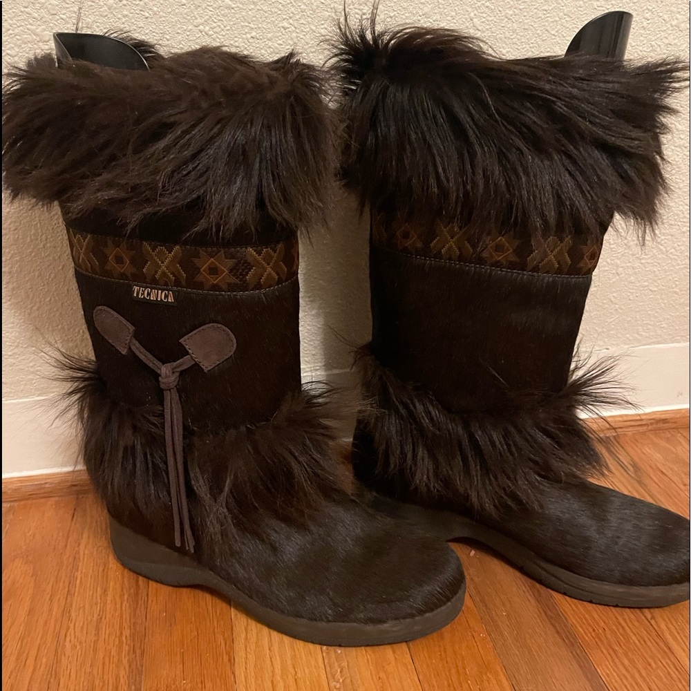 Like New Técnica Mid Calf Brown Fur Boots
